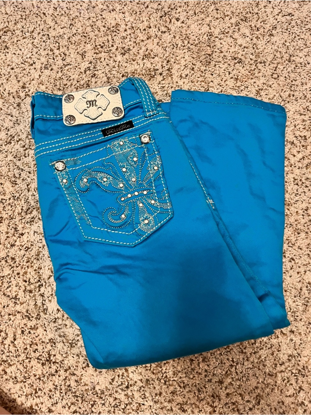 Girls size 12 MissMe Capris with Decorative Back Pocket